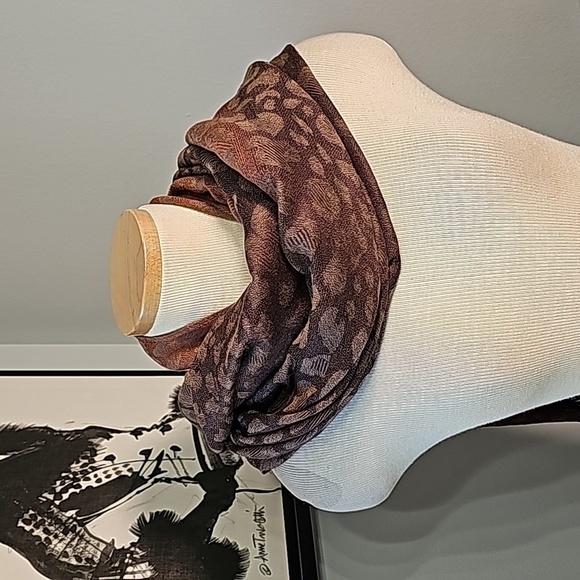 APT.9, SCARF. Copper Ambra animal print. Lightweight 27".X 74". - Picture 3 of 6
